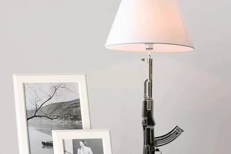 lampe de chevet kalachnikov pas cher argent