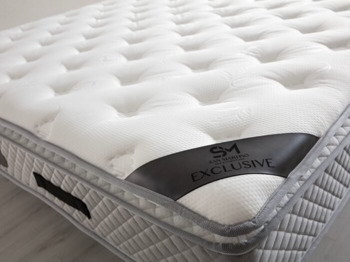 matelas ressorts ensaches 180x200 avec surmatelas gris